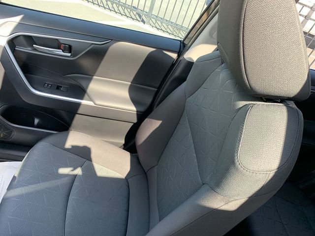 Used 2025 Toyota RAV4 XLE w/ Convenience Package FWD image 30