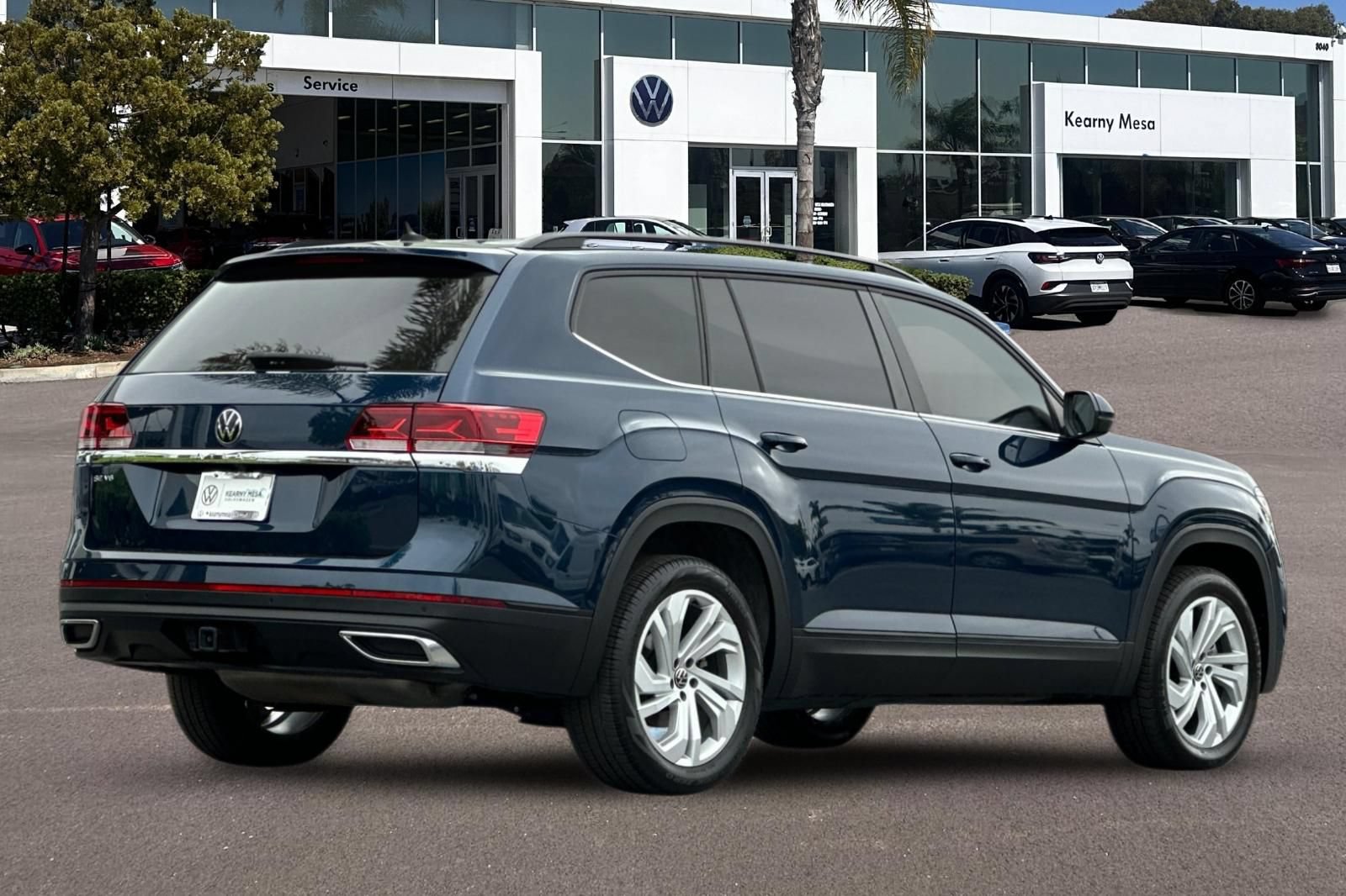 Used 2023 Volkswagen Atlas SE w/ Panoramic Sunroof Package FWD image 4