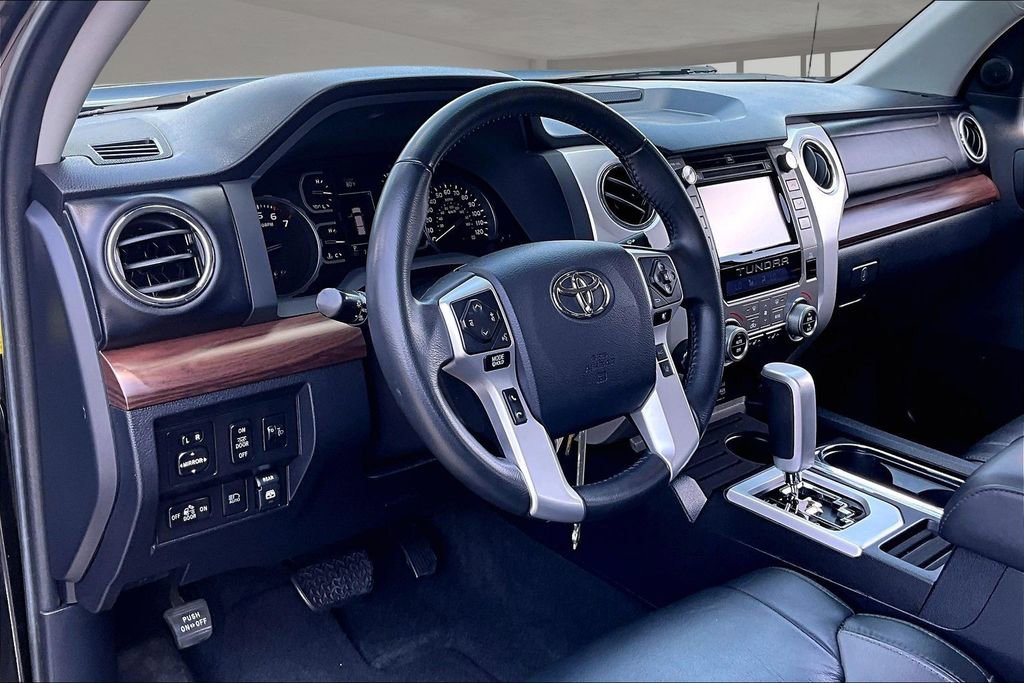 Used 2018 Toyota Tundra Limited w/ Limited Premium Package AWD/4WD image 17