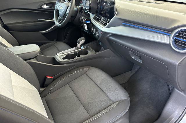 New 2026 Chevrolet Trax LS w/ LS Convenience Package FWD image 20