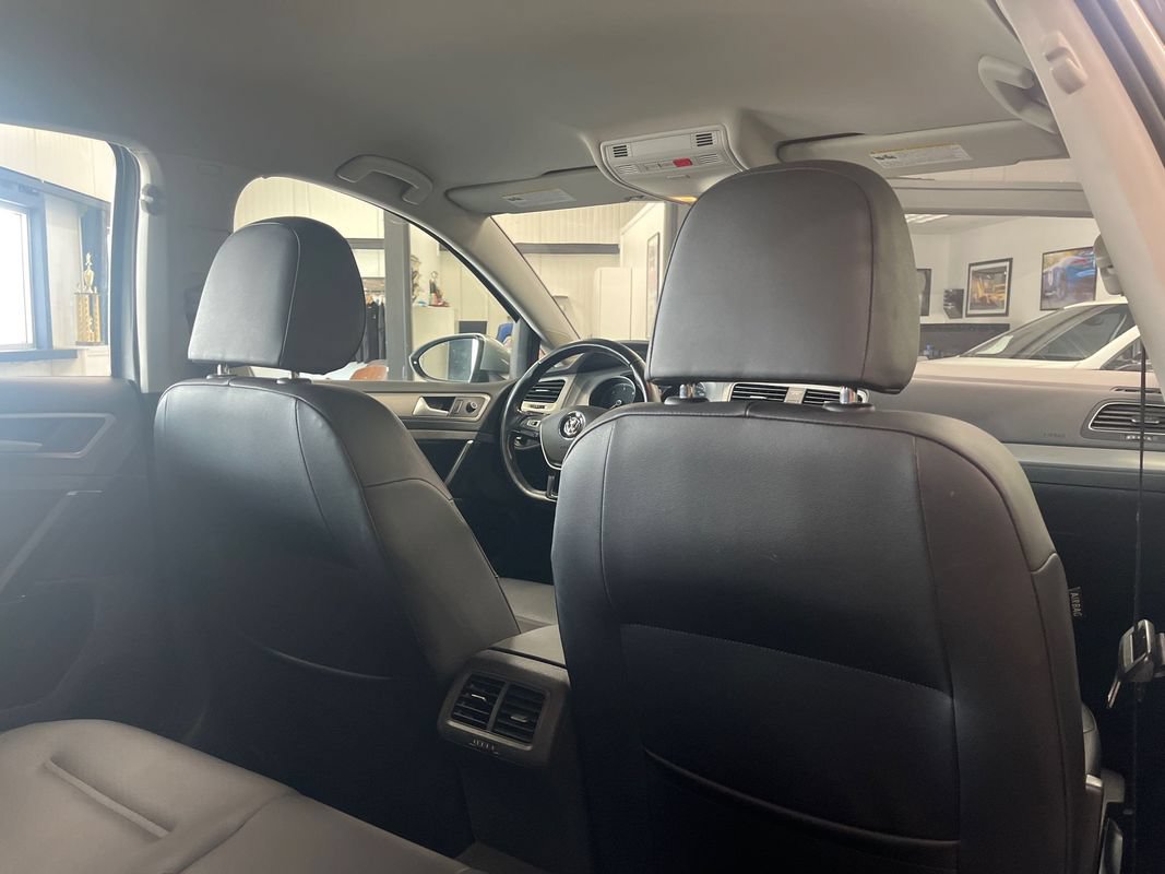 Used 2015 Volkswagen Golf TDI S FWD image 43