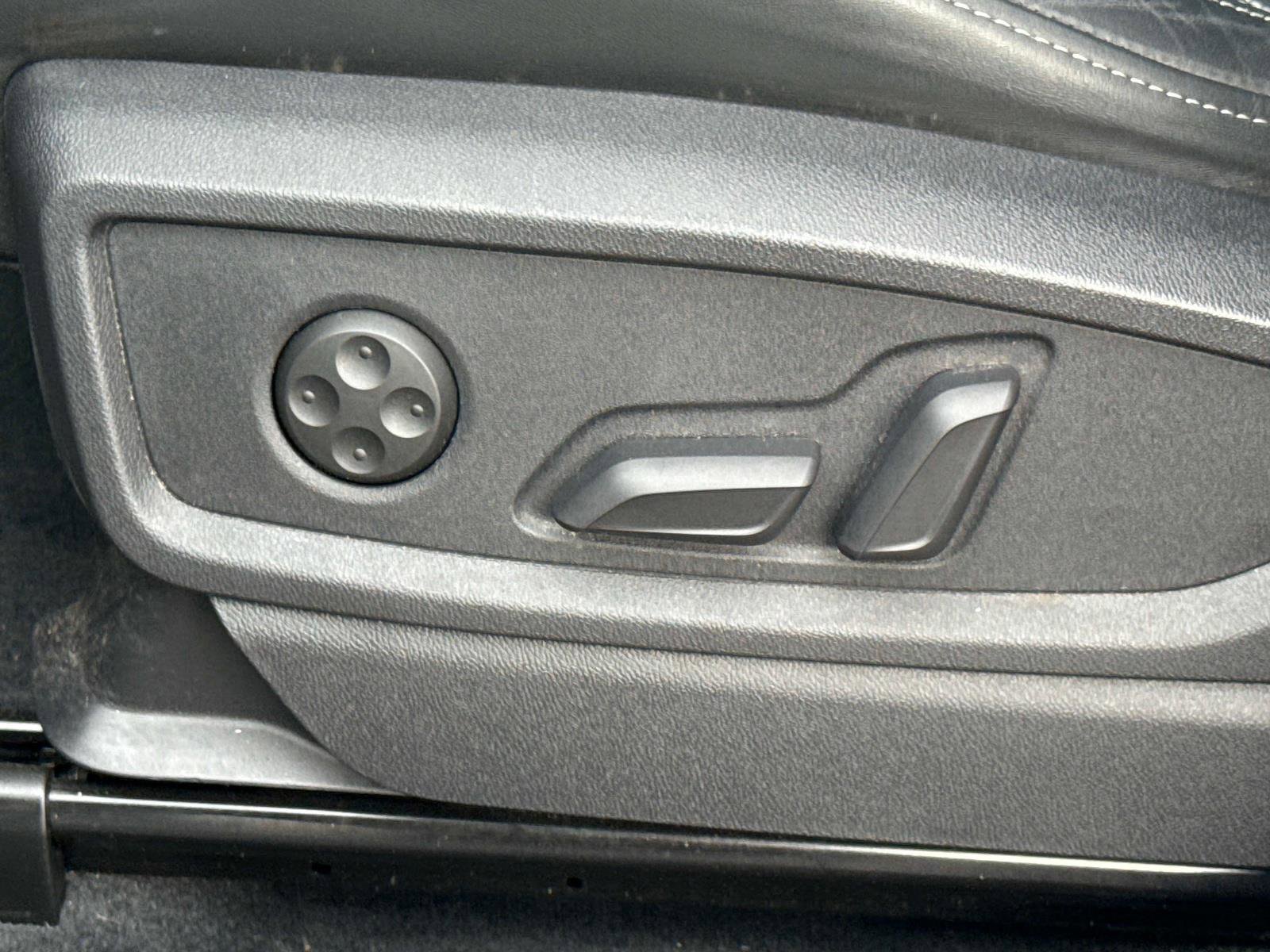 Used 2023 Audi SQ5 Prestige w/ Prestige Package image 21