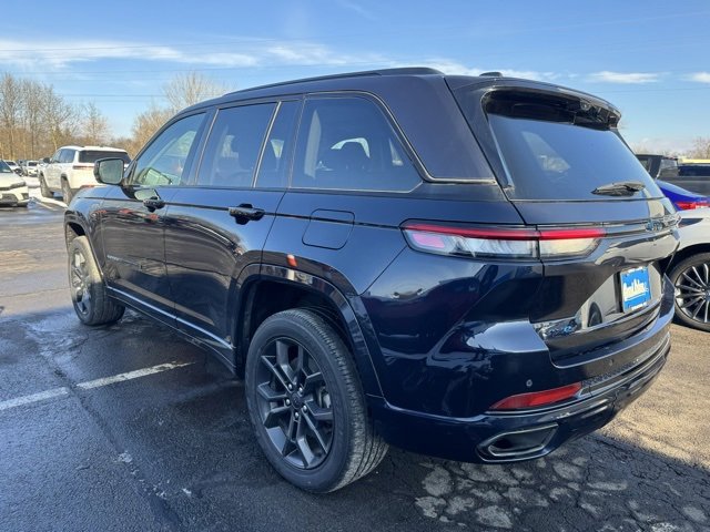 Used 2023 Jeep Grand Cherokee 30th Anniversary image 4