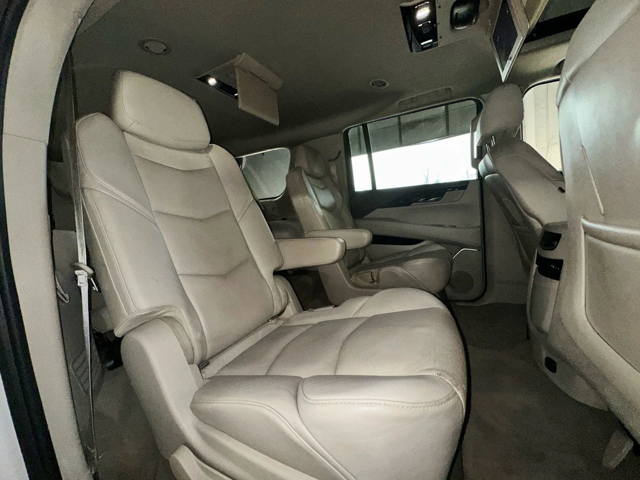 Used 2015 Cadillac Escalade ESV Premium AWD/4WD image 37