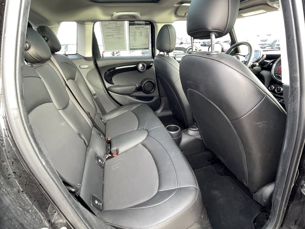 Used 2021 MINI Cooper 4-Door Hardtop image 24