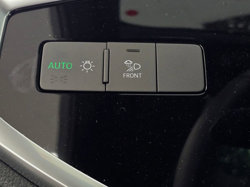 New 2025 Audi Q3 2.0T Premium image 24