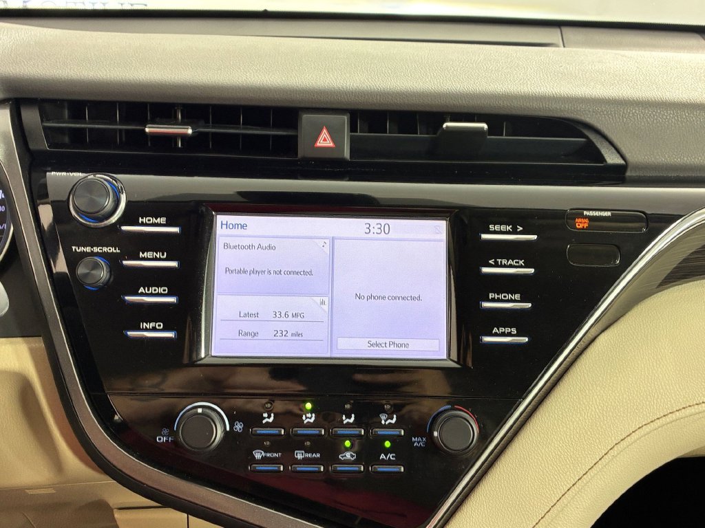 Used 2018 Toyota Camry LE FWD image 21