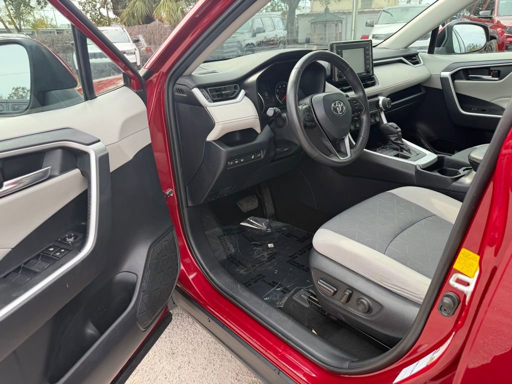 Used 2020 Toyota RAV4 XLE w/ Convenience Package image 15