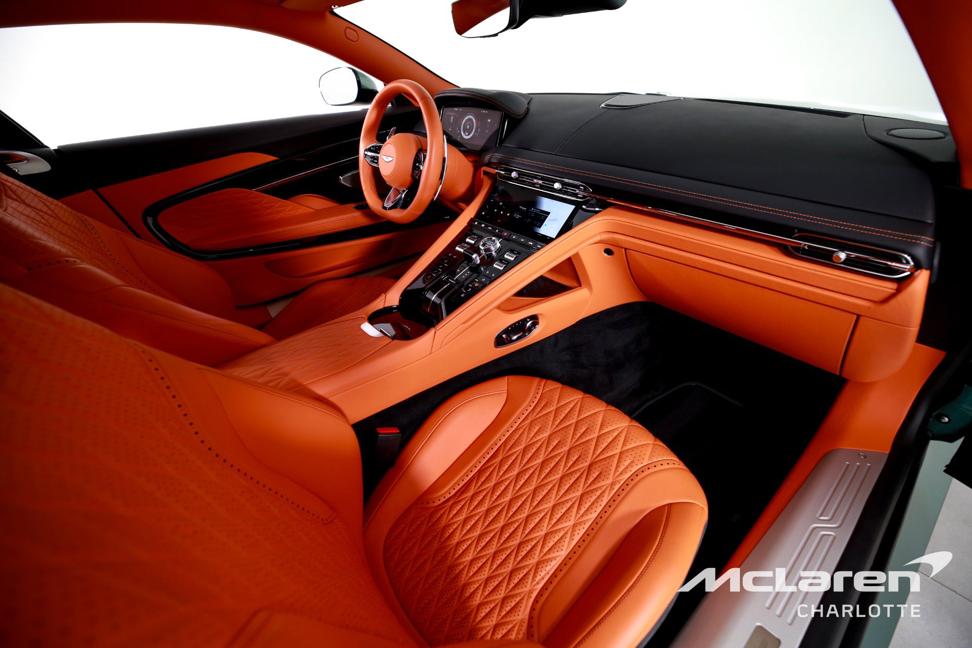 Used 2024 Aston Martin DB12 V8 image 21