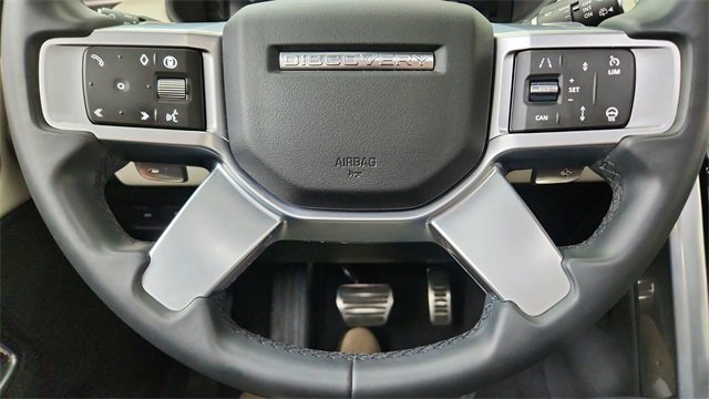 Used 2024 Land Rover Discovery Dynamic SE image 43