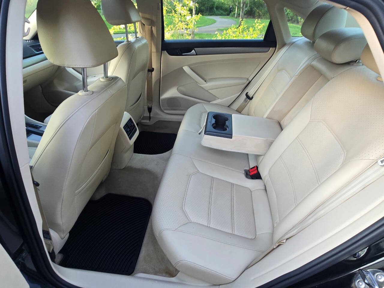 Used 2014 Volkswagen Passat TDI SE FWD image 17