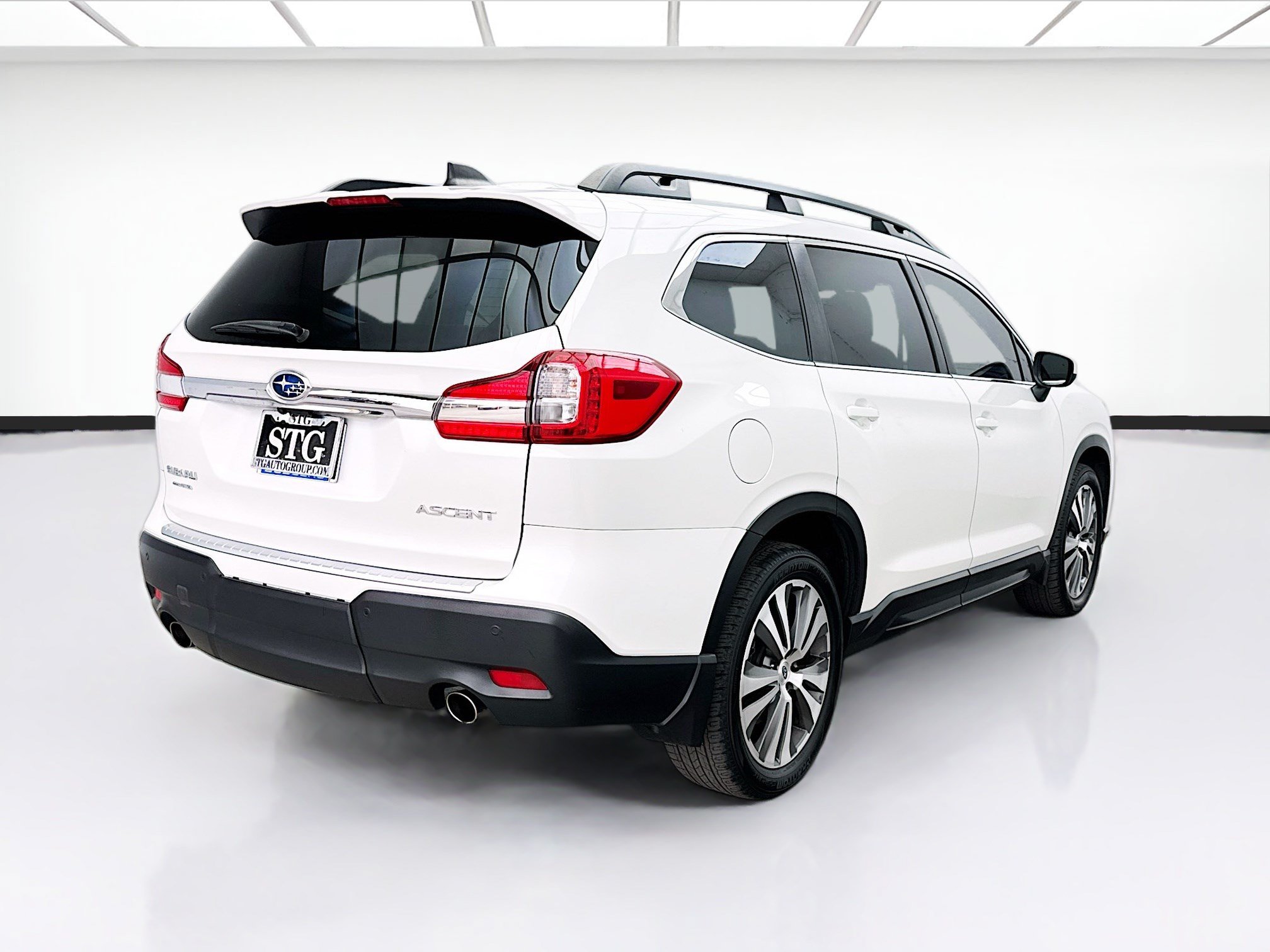 Used 2021 Subaru Ascent Premium w/ Sport Package AWD/4WD image 4