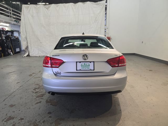 Used 2015 Volkswagen Passat 1.8T Limited Edition FWD image 4