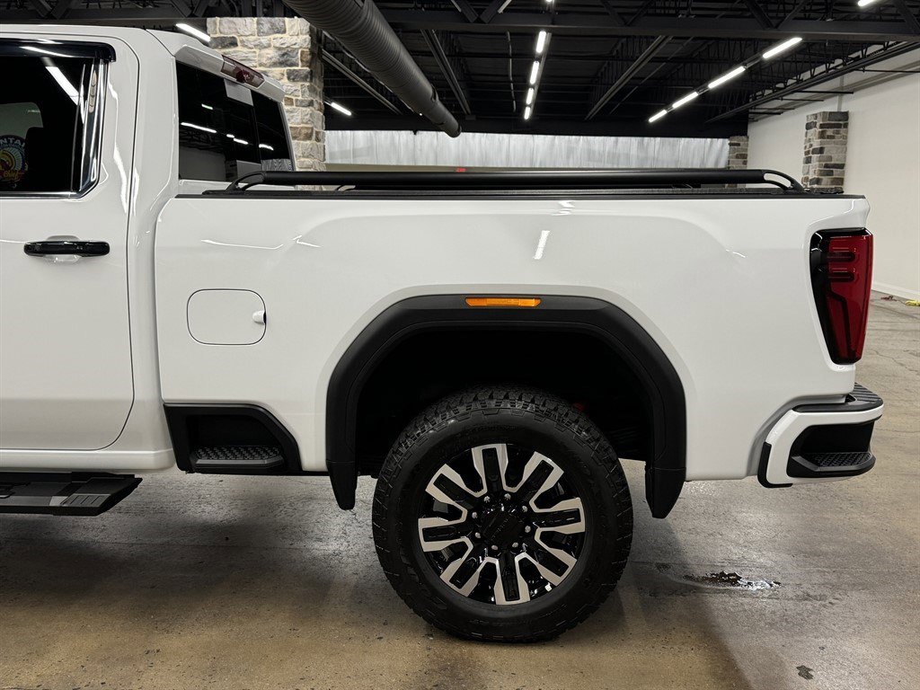 Used 2024 GMC Sierra 2500 Denali w/ Denali Reserve Package image 8