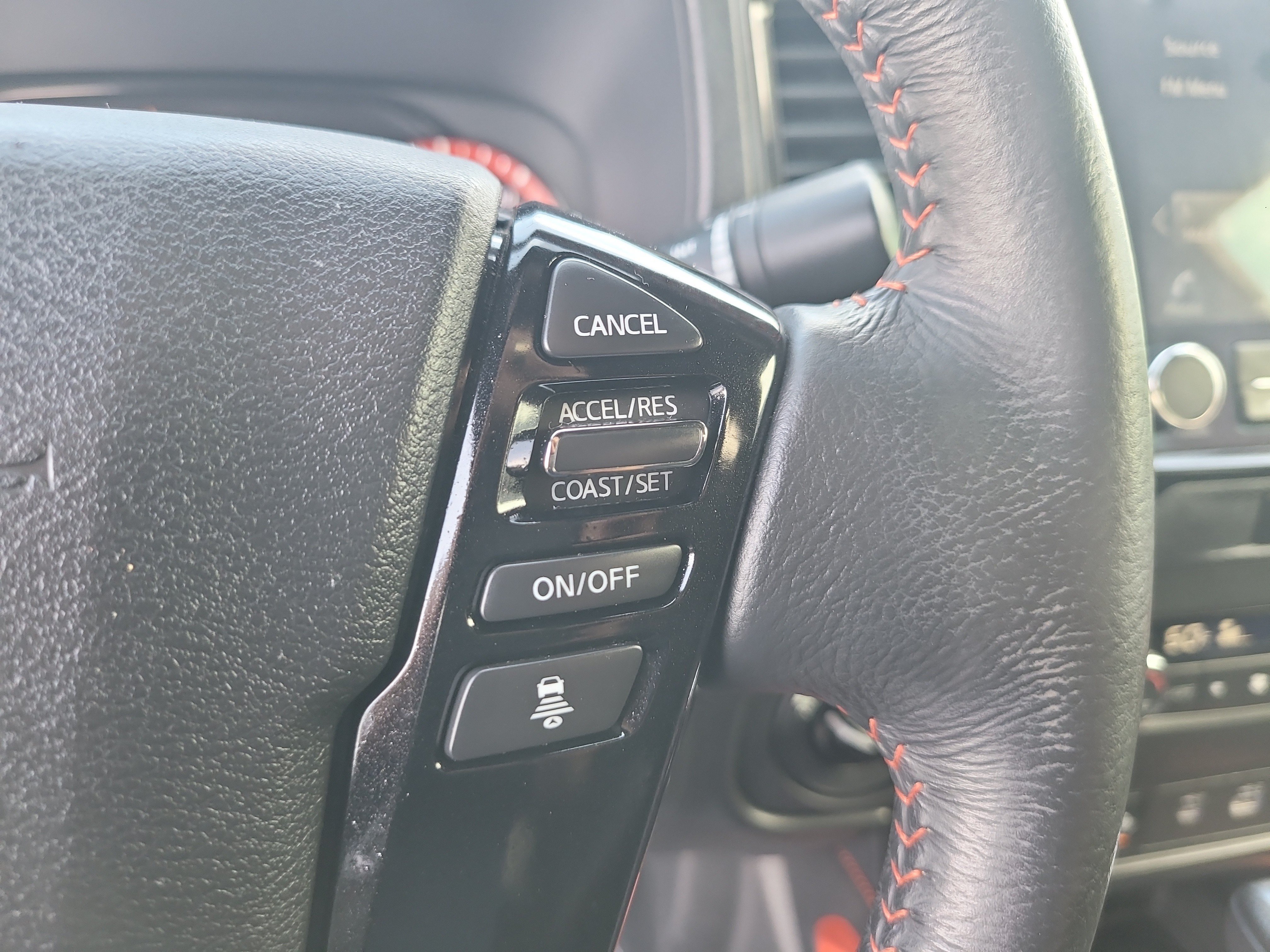 Used 2023 Nissan Frontier PRO-4X w/ Technology Package AWD/4WD image 30