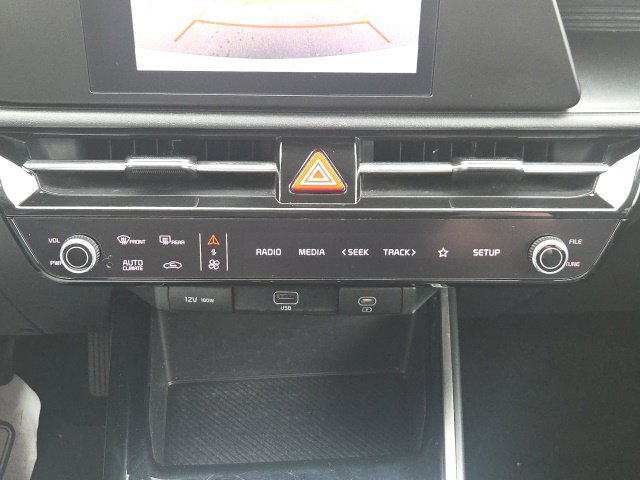 Used 2024 Kia Niro LX FWD image 27