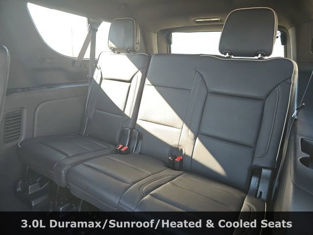Used 2023 GMC Yukon XL SLT w/ SLT Premium Package image 26