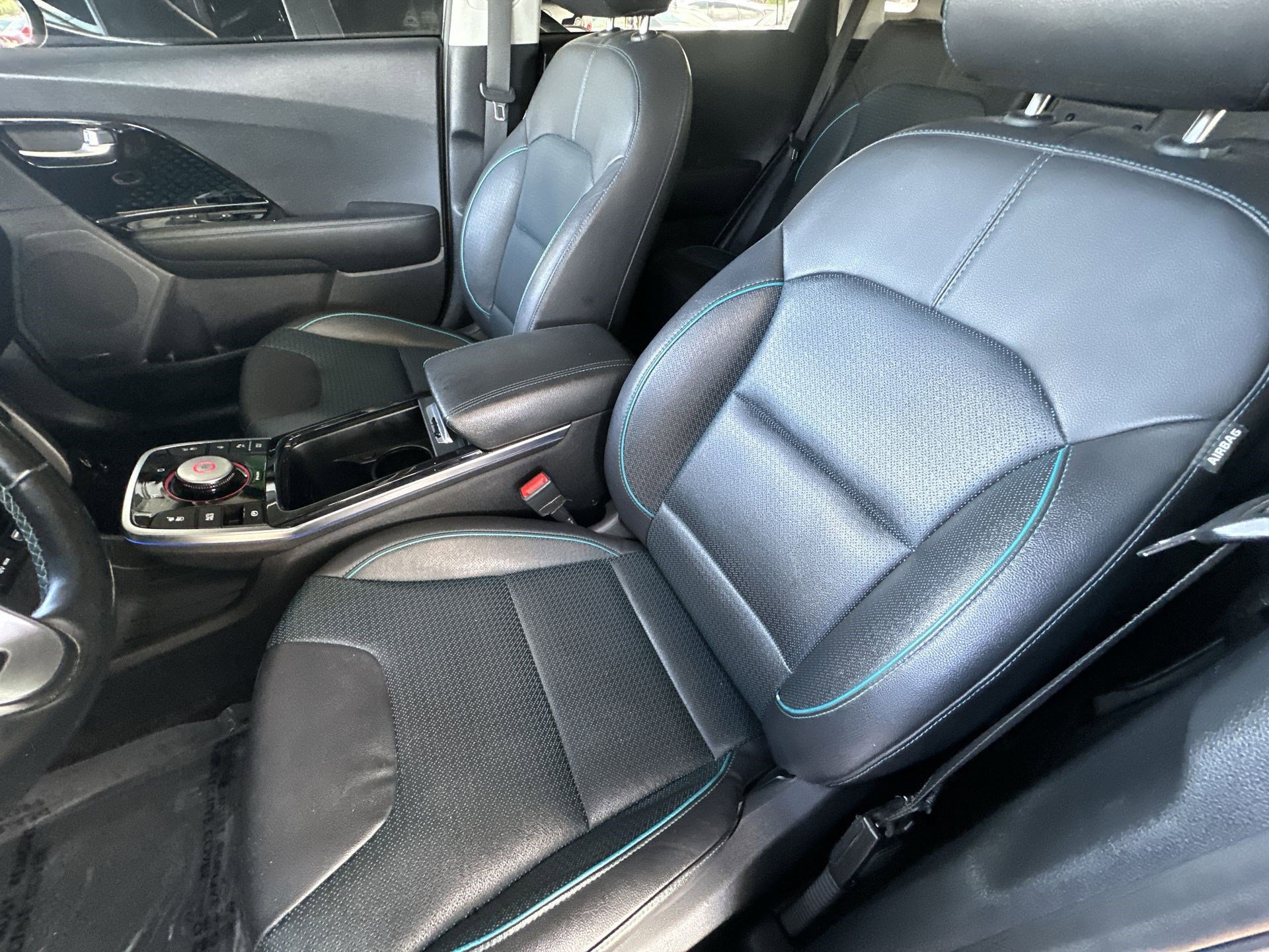 Used 2022 Kia Niro EX Premium w/ Cold Weather Package image 13