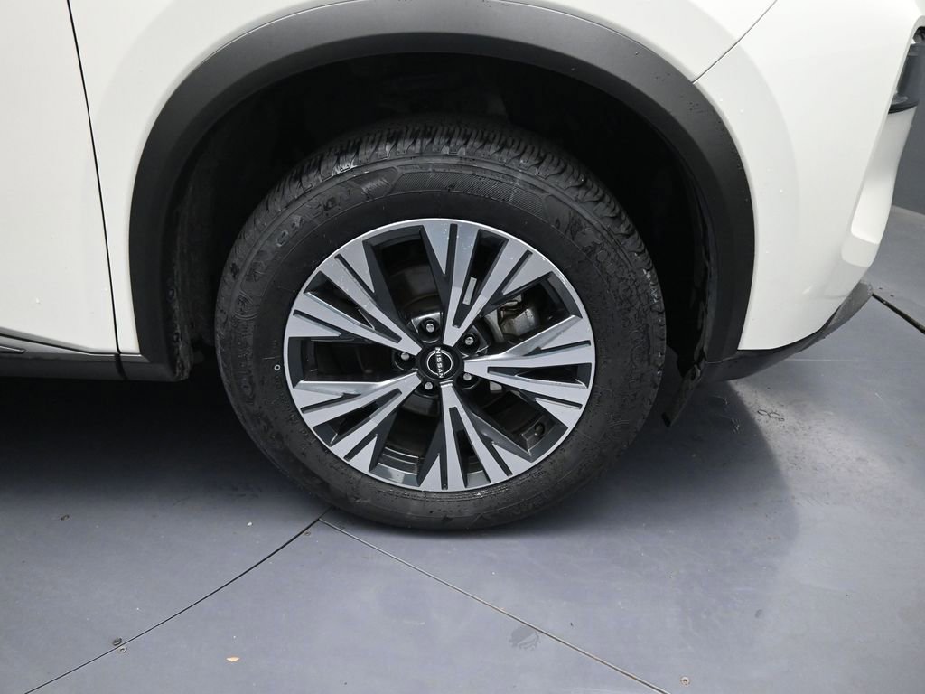 Used 2023 Nissan Rogue SV image 18