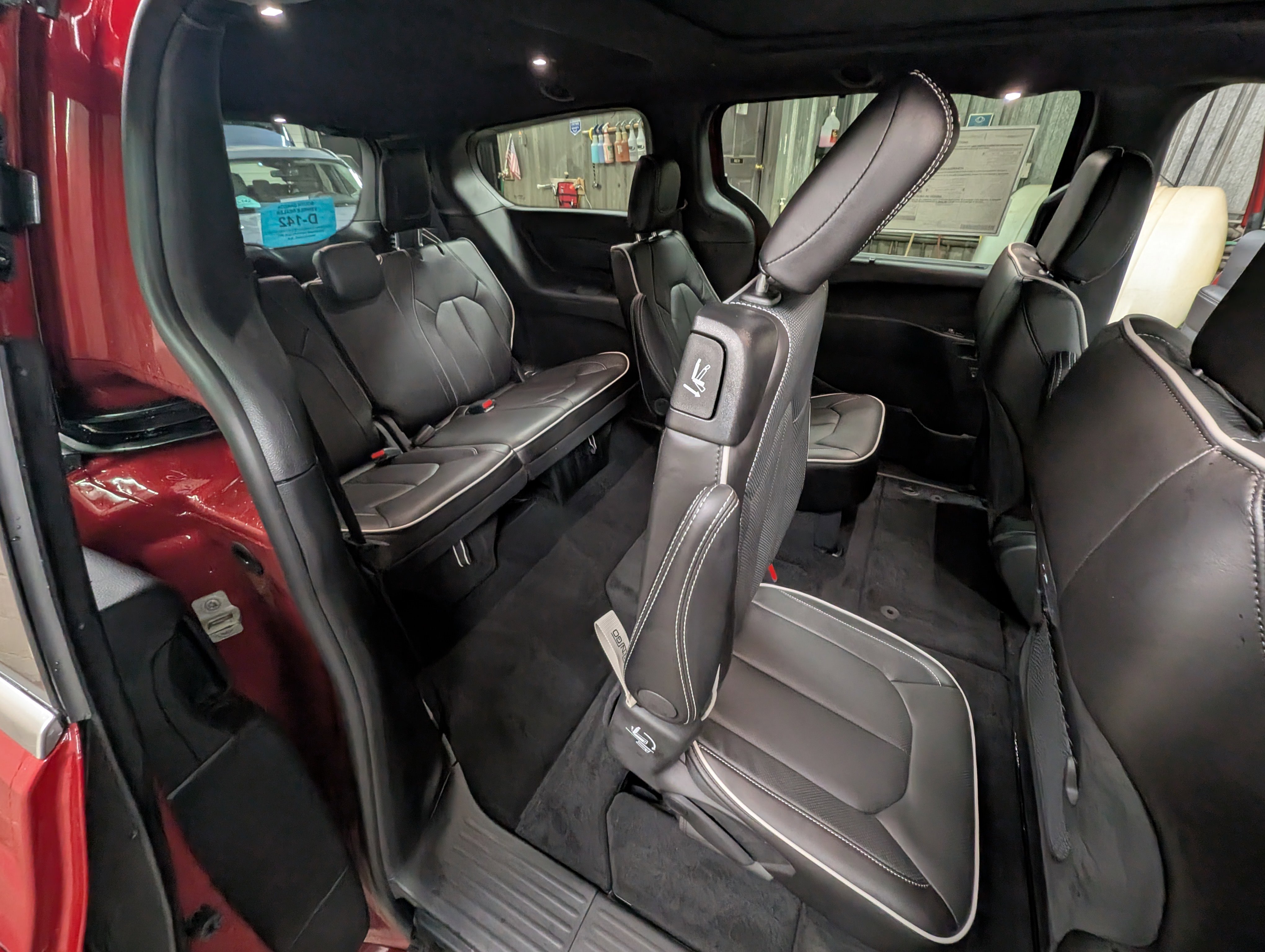 New 2026 Chrysler Pacifica Limited image 18