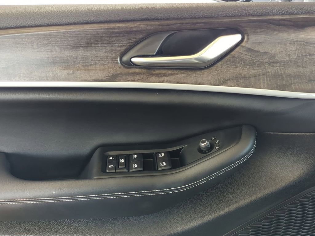 New 2026 Jeep Grand Cherokee Altitude image 14