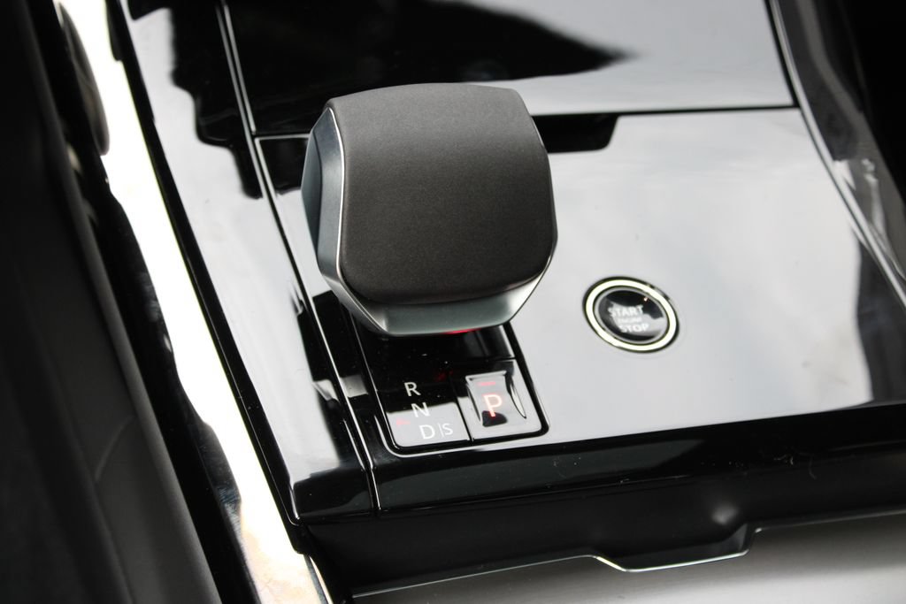 New 2026 Land Rover Range Rover Sport Dynamic SE AWD/4WD image 14