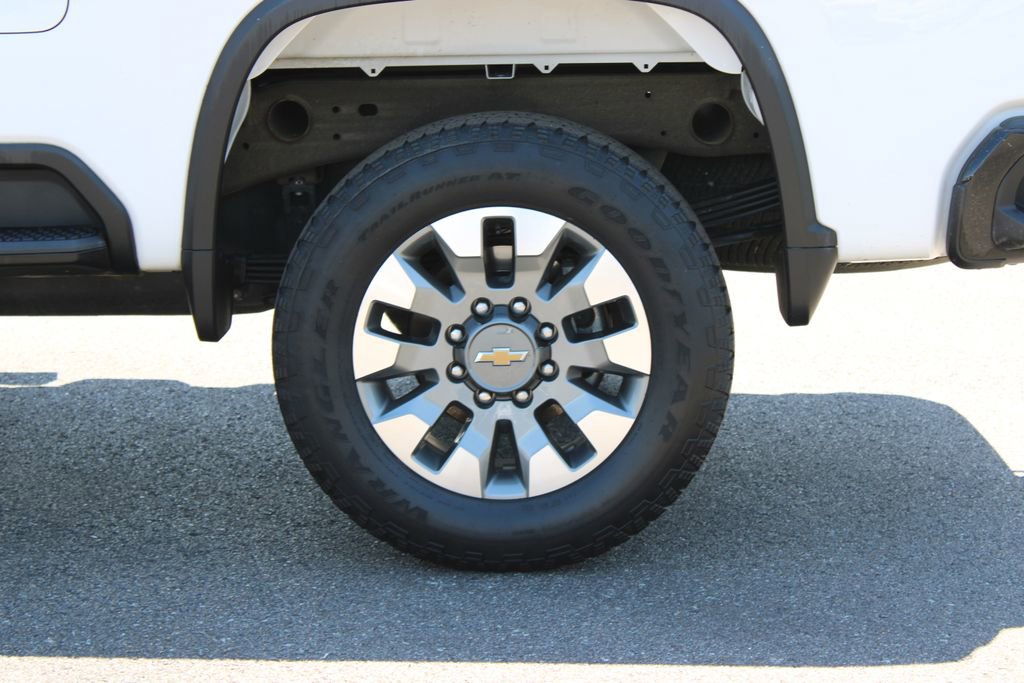 Used 2025 Chevrolet Silverado 2500 Custom w/ Custom Value Package AWD/4WD image 17