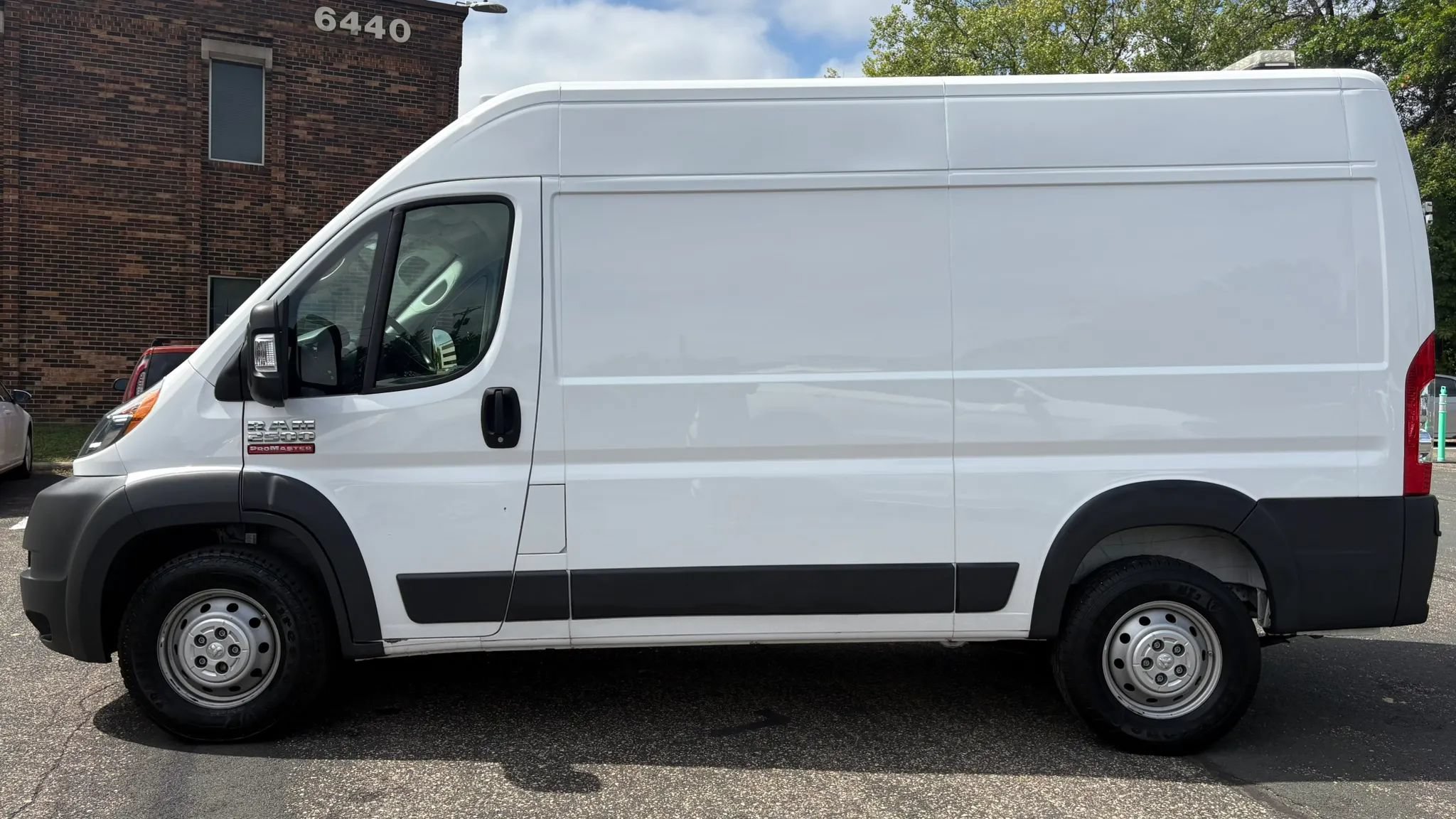 Used 2018 RAM ProMaster 2500 FWD image 5