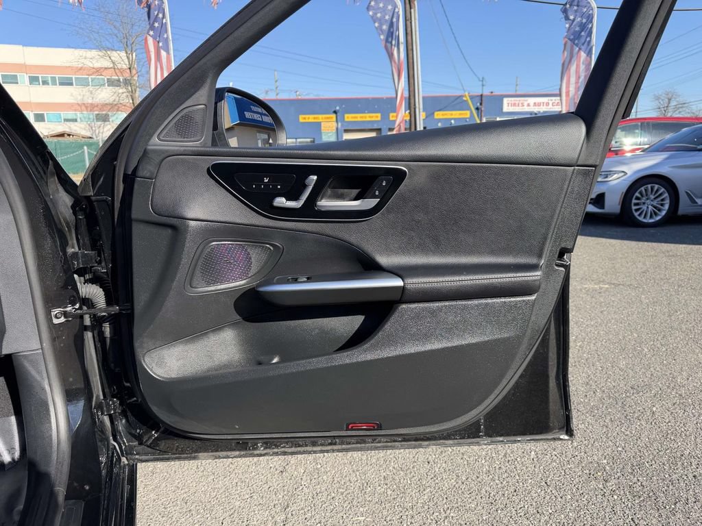 Used 2025 Mercedes-Benz C 300 4MATIC Sedan image 14