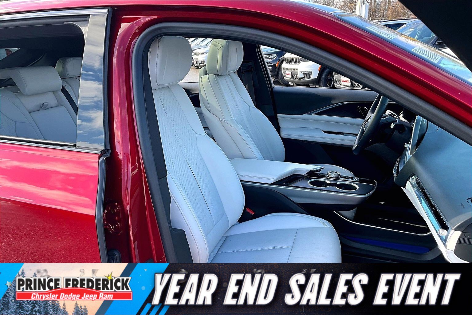 Used 2024 Cadillac Lyriq Sport image 7