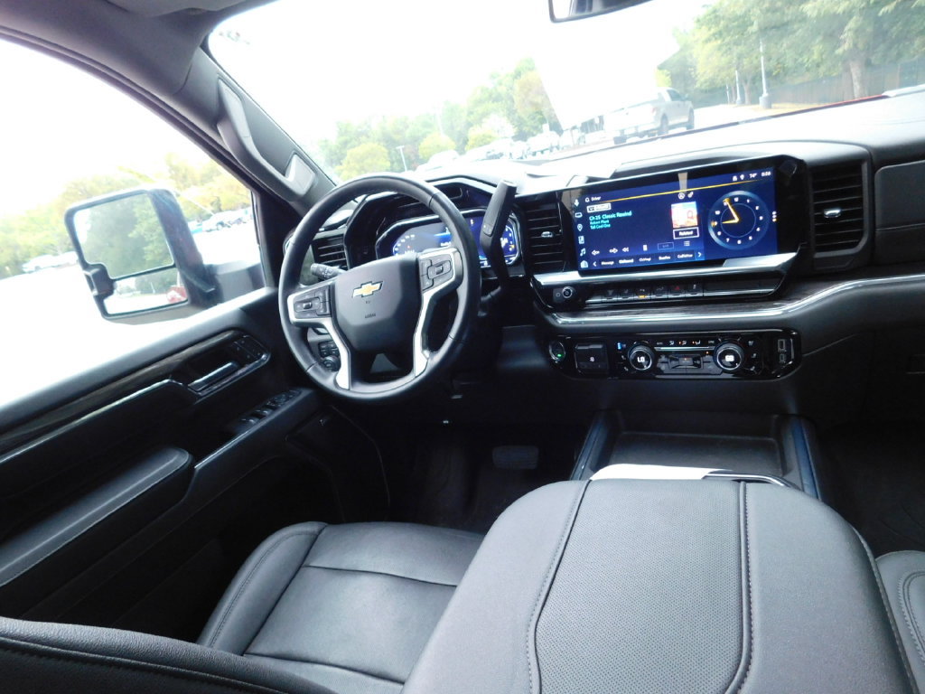 Certified 2024 Chevrolet Silverado 3500 LTZ w/ LTZ Convenience Package AWD/4WD image 7