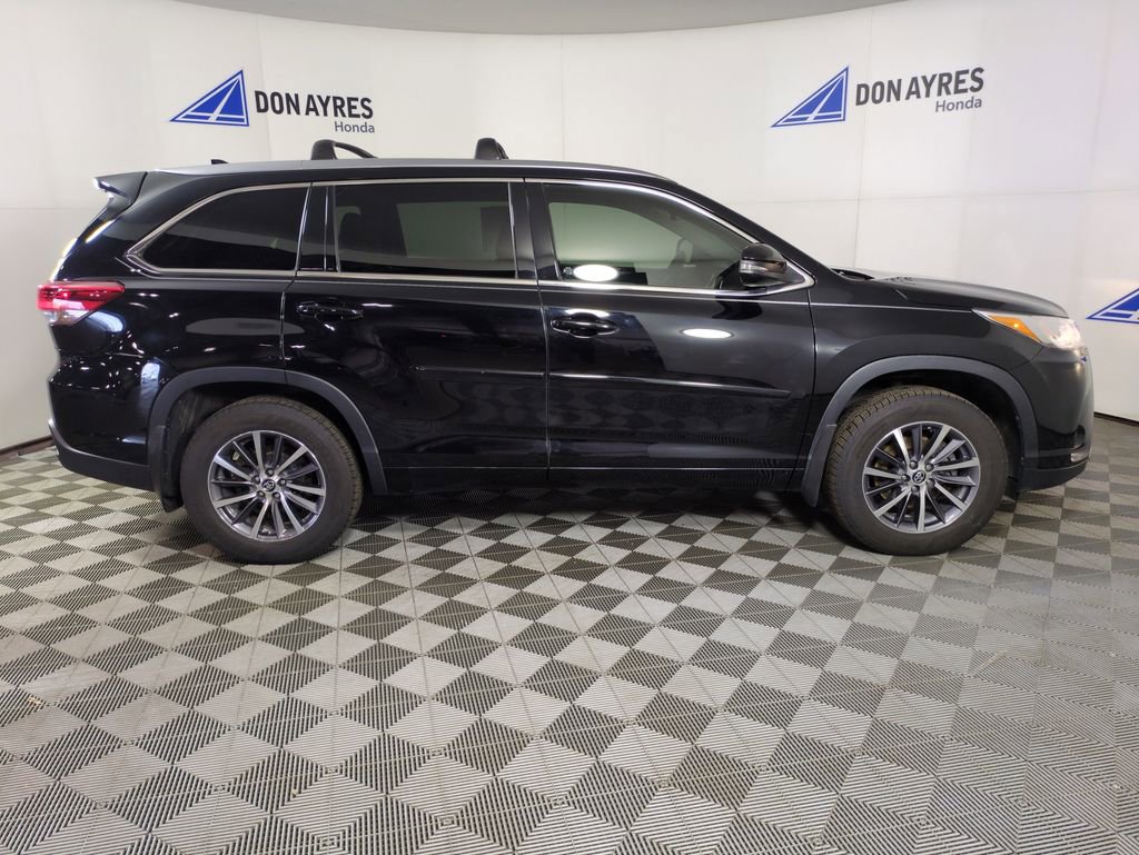 Used 2017 Toyota Highlander XLE w/ Protection Package #3 image 8