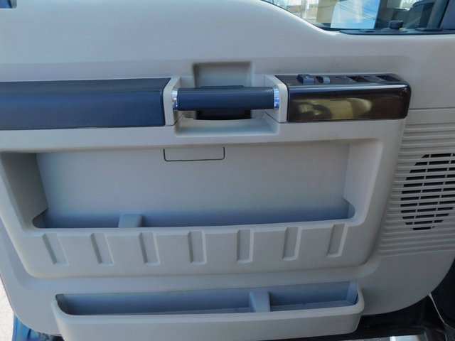 Used 2010 Ford F250 Lariat image 27