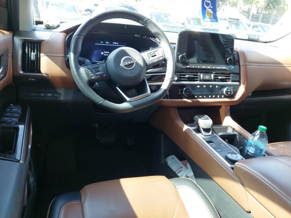 Used 2024 Nissan Pathfinder Platinum AWD/4WD image 14