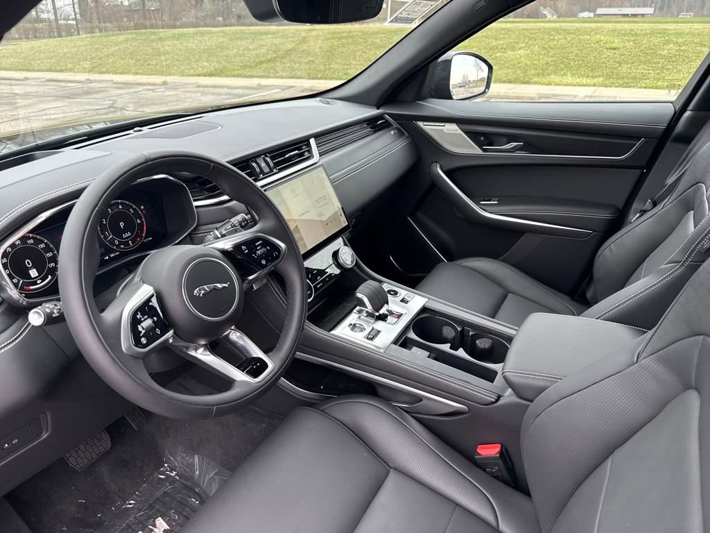 New 2026 Jaguar F-PACE R-Dynamic S image 12
