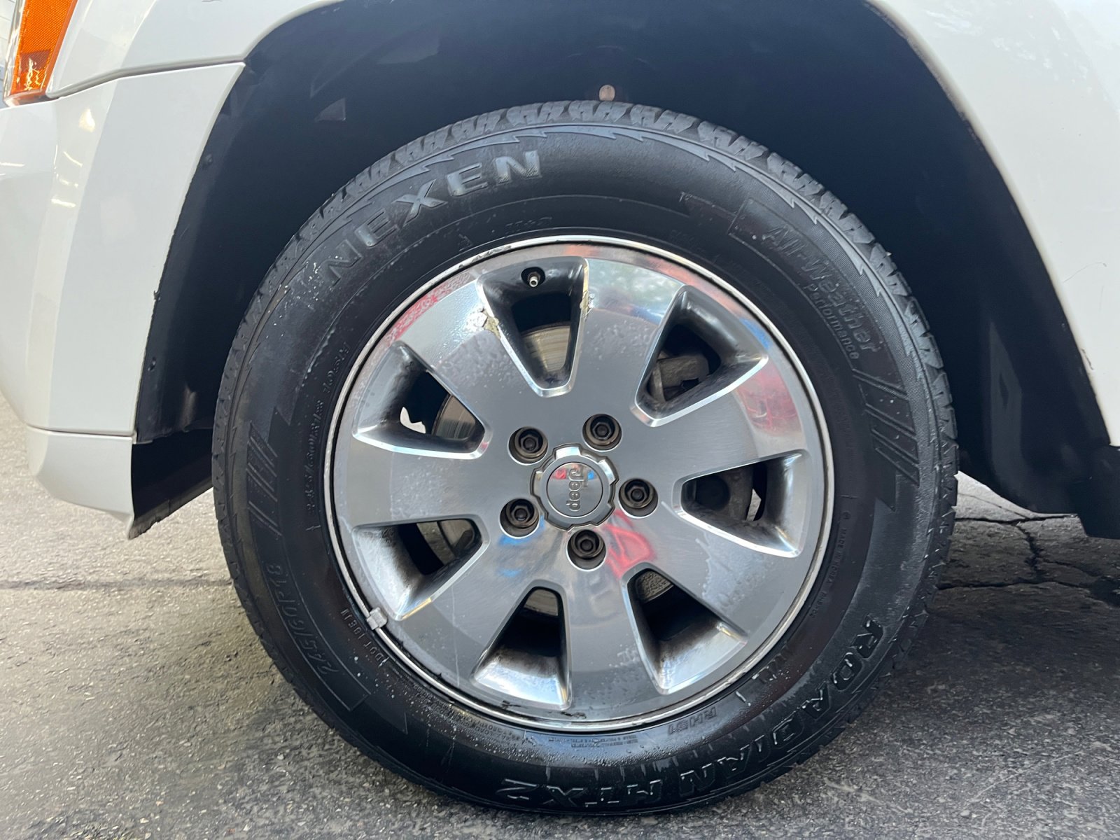 Used 2010 Jeep Grand Cherokee Limited w/ Trailer Tow Group IV image 10