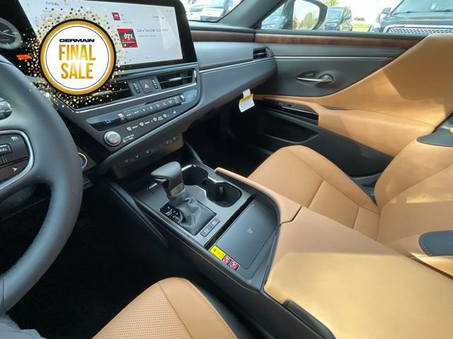 New 2025 Lexus ES 300h w/ Premium Package image 17