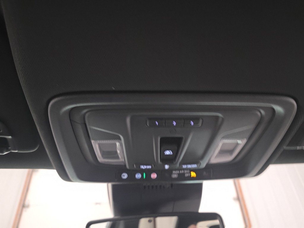 Used 2022 Chevrolet Silverado 1500 High Country w/ Z71 Off-Road Package image 32