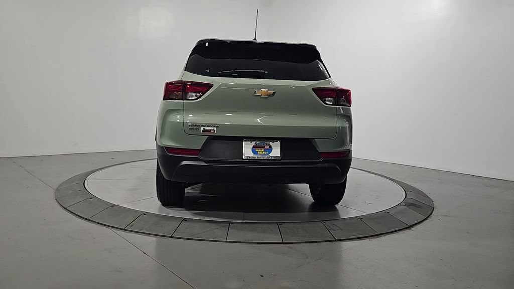 Used 2025 Chevrolet TrailBlazer LS w/ LS Convenience Package AWD/4WD image 4