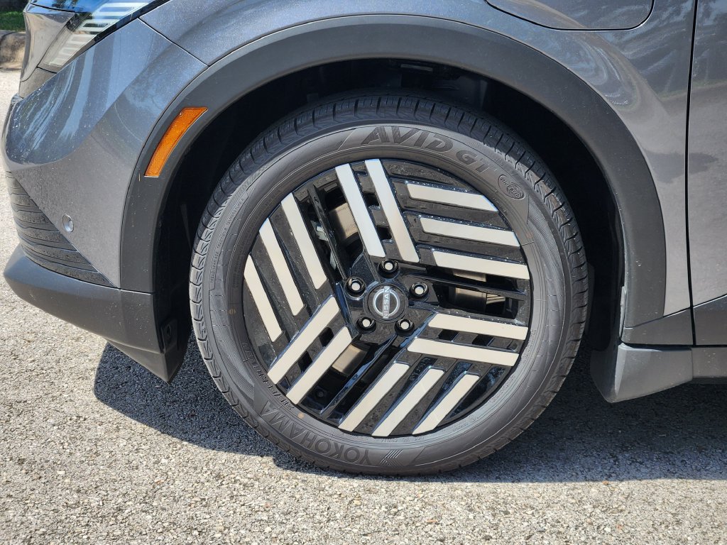 New 2026 Nissan Leaf SV+ w/ Floor Mat Package (SV+) FWD image 10