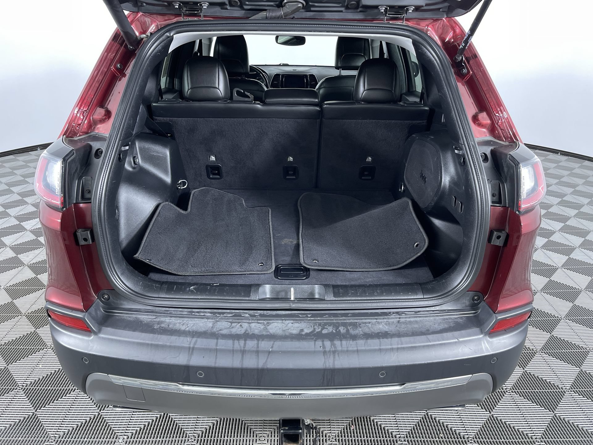 Used 2020 Jeep Cherokee Limited AWD/4WD image 25