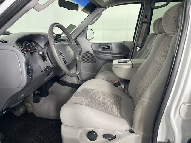 Used 2002 Ford F150 XLT AWD/4WD image 2