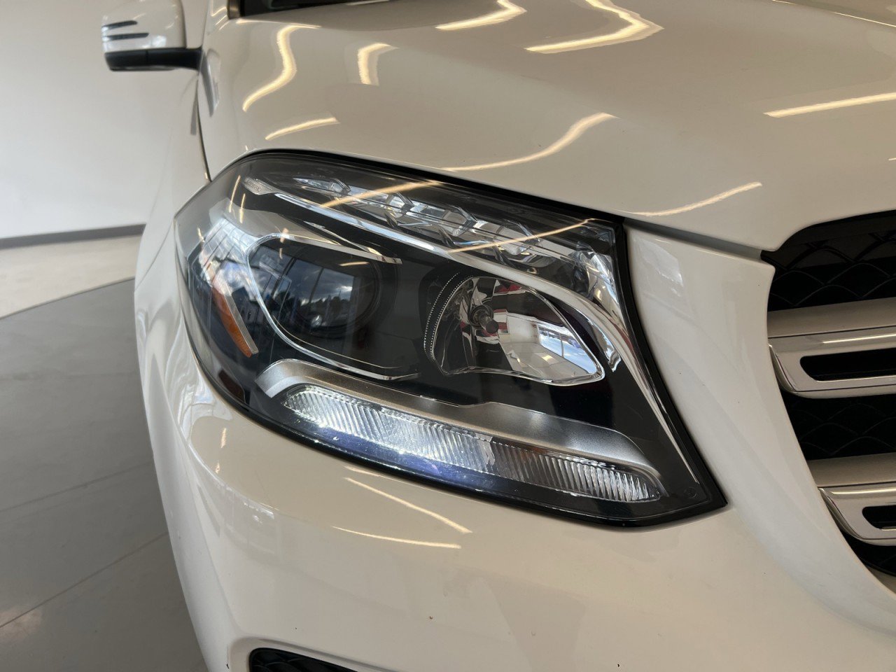 Used 2018 Mercedes-Benz GLS 450 4MATIC image 52