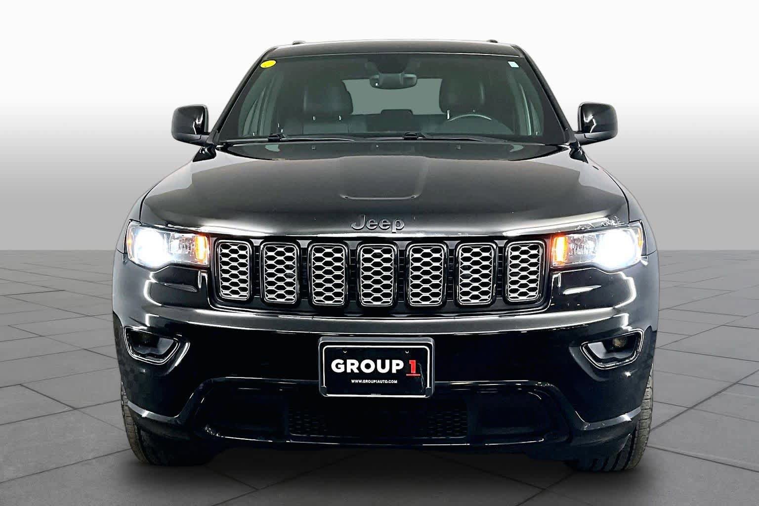 Used 2018 Jeep Grand Cherokee Altitude AWD/4WD image 4