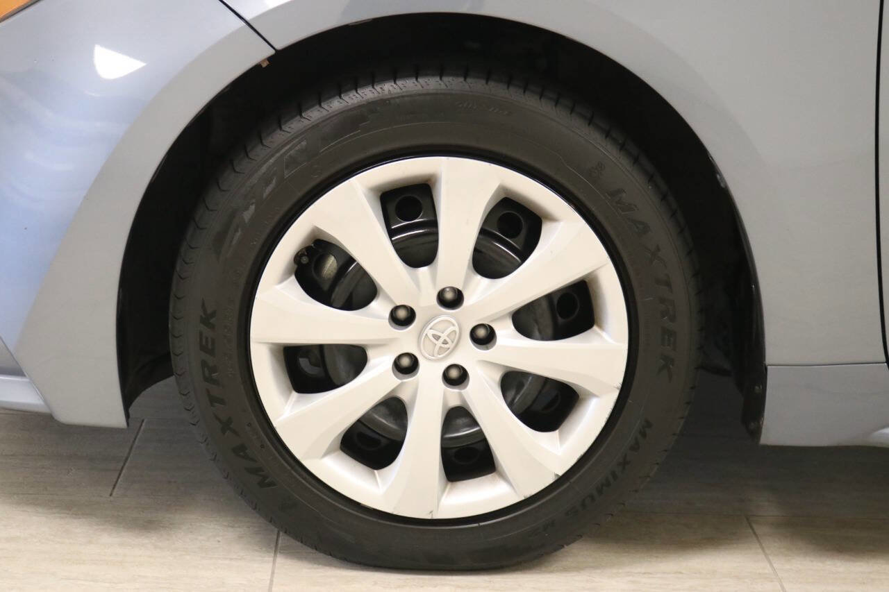 Used 2022 Toyota Corolla LE image 98