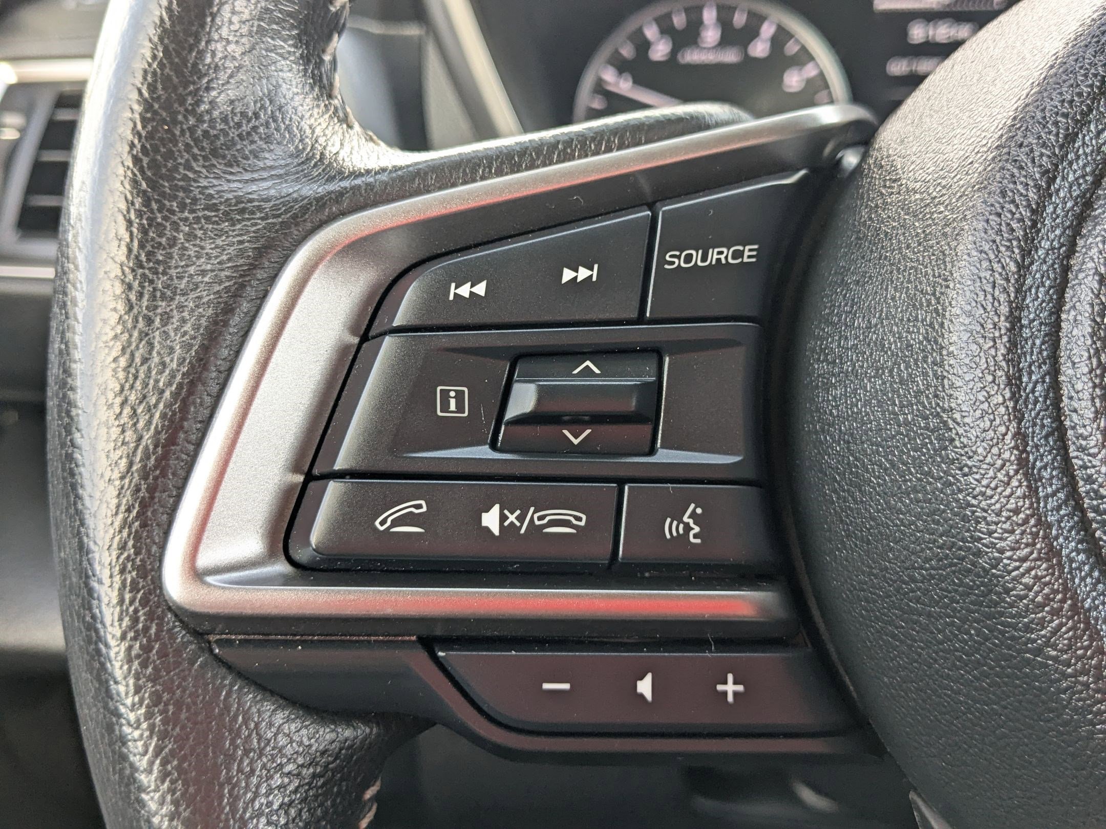 Used 2023 Subaru Ascent Limited w/ Technology Package image 17