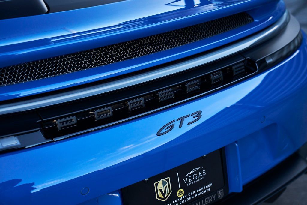 Used 2026 Porsche 911 GT3 w/ Weissach Package RWD image 16