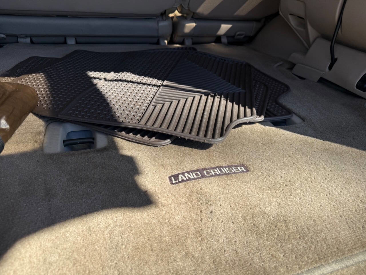 Used 2001 Toyota Land Cruiser image 40