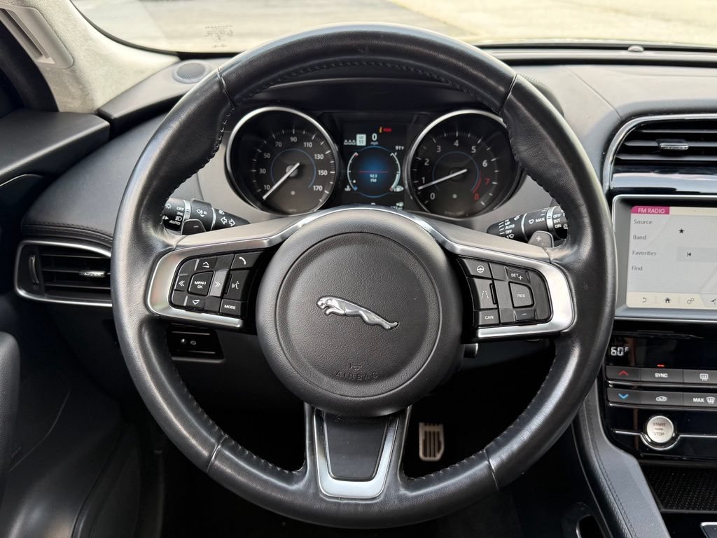 Used 2019 Jaguar F-PACE Prestige AWD/4WD image 8