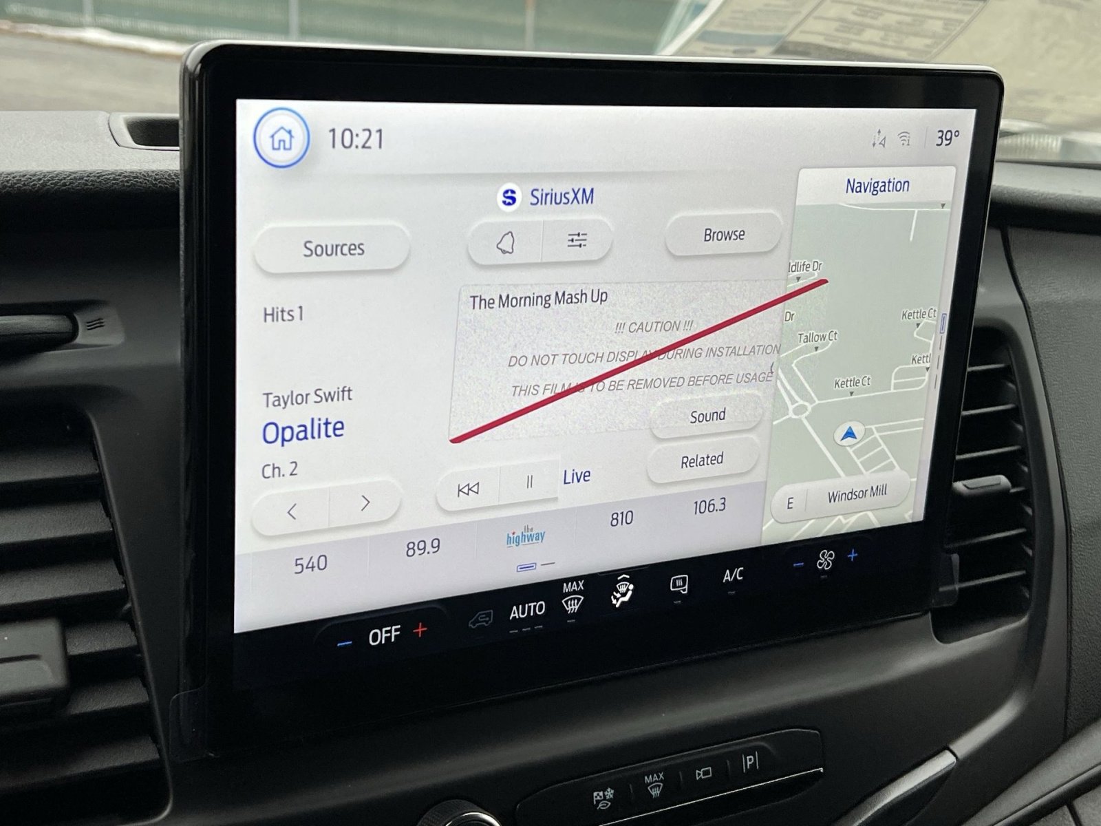 New 2026 Ford Transit 250 148 Medium Roof w/ Load Area Protection Package image 17